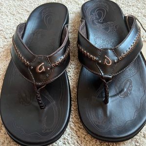 Olukai men’s size 13 premium leather flip flops